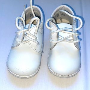 Angel Size 3 baby boy White shoe.